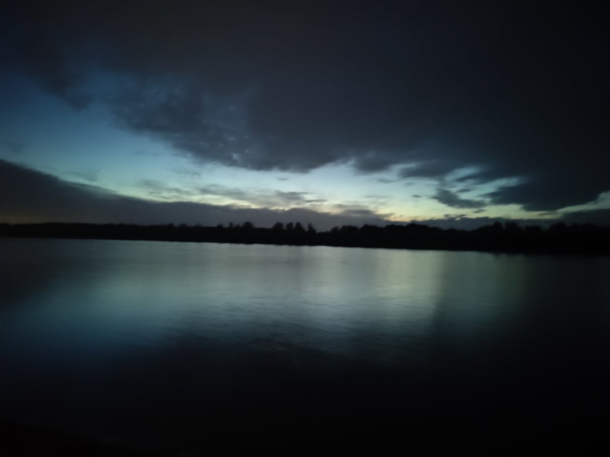 C0nd0rX's tweet photo. #danube #river #nightpicture https://t.co/H2GIq1nMJ4