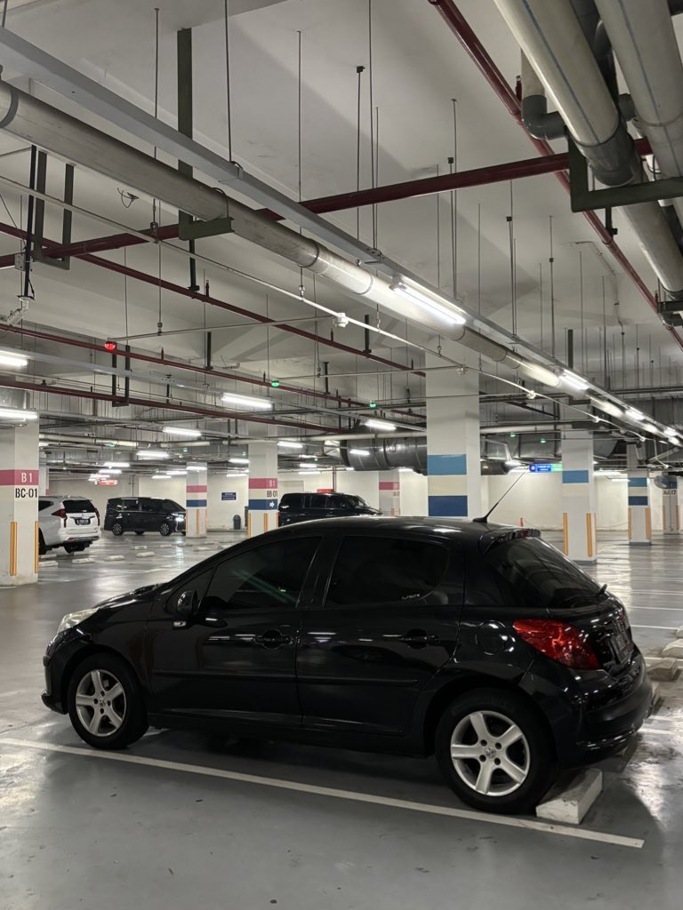 wheelsaroundme's tweet photo. something good: Kwasong’s back, and it still feels so nice to drive even after almost a week with all the gizmos inside the Ioniq 6. warm n comforting little hut! https://t.co/3oKpbB6RiG
