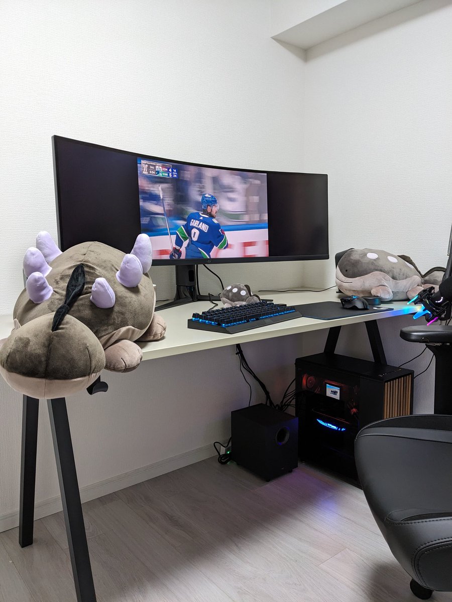 TestosterownDFS's tweet image. Everyone keeps telling me about how good the Canucks are this year. BRB booking my tickets back home for the Stanley Cup parade