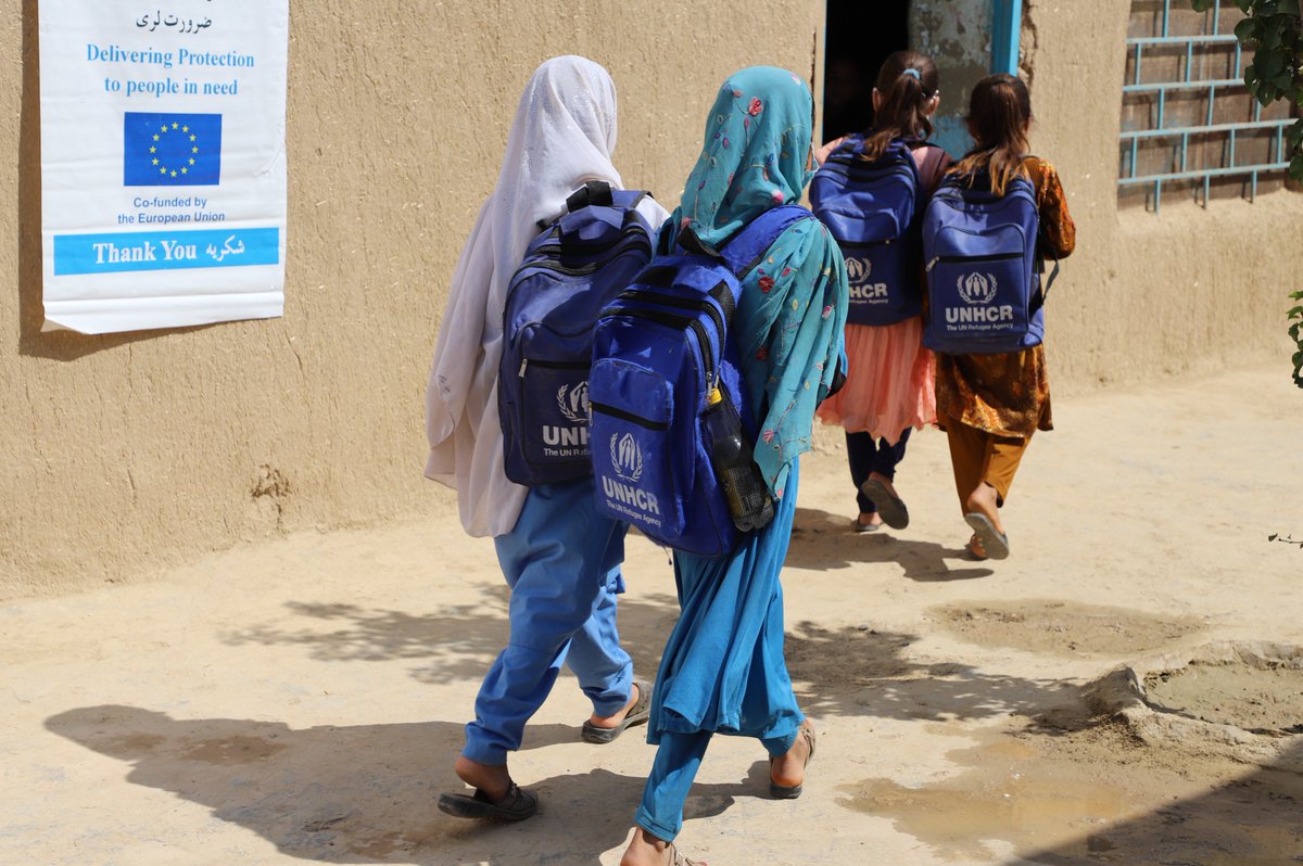 Happy #EuropeDay 🇪🇺 ! @Refugees and the @EU_Commission are working together to protect forcibly displaced people in Pakistan 🇵🇰 Your commitment to making a positive impact on Afghan @refugees & their host communities is truly commendable.