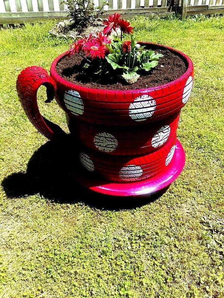 Wondering what to do with old tyres?
This tea-cup planter makes a statement
in the garden. 
#whattodo #oldtyres #teacup #planter #makeastatement #garden