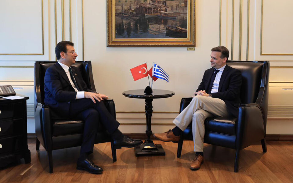 Athens mayor meets with counterpart in Istanbul dlvr.it/T6d48Y