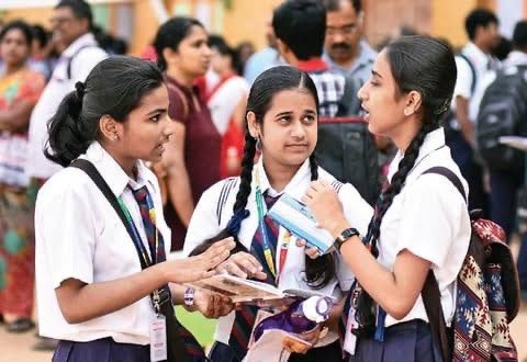 #SSLCexamresults All three toppers for SSLC exam 1 conducted in March and April are #girls. Ankita, Medha, Harshitha scored 625,624 and 624 respectively out of 625. They are from #Bagalkote, #BengaluruSouth and #Madhugiri. @XpressBengaluru