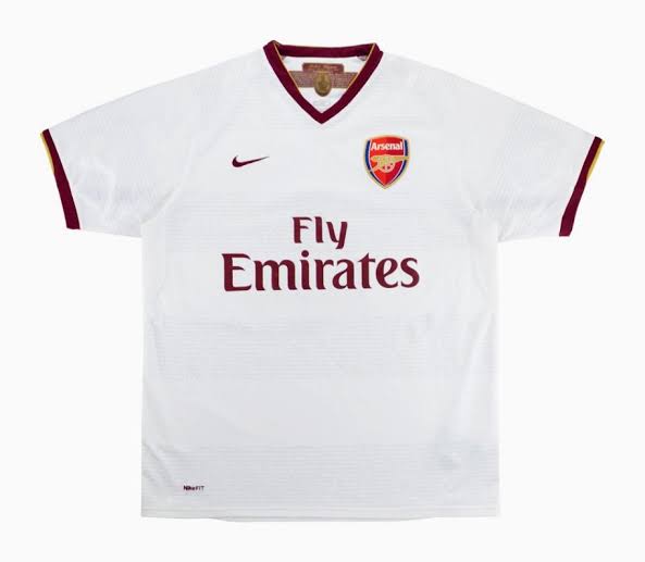 Arsenal away kits 2000-2010.

[A Thread]

Reposts Appreciated.