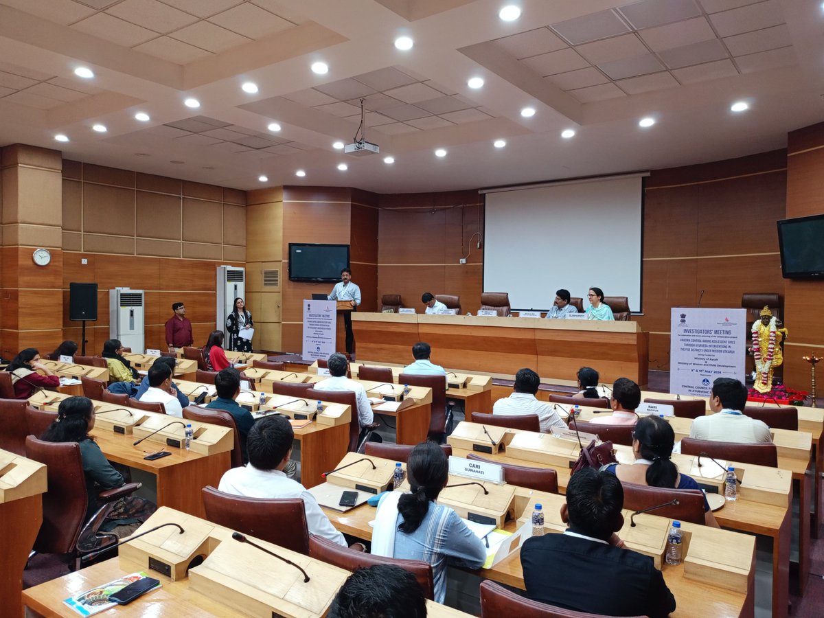 Prof. @rnacharya1967, DG #CCRAS, kicked off day 1 of Investigator's Meeting with an inspiring address! 

Focused on orientation & micro-planning of project '#Anaemia control among adolescent girls through #Ayurveda interventions,' the event sets stage for impactful collaboration.