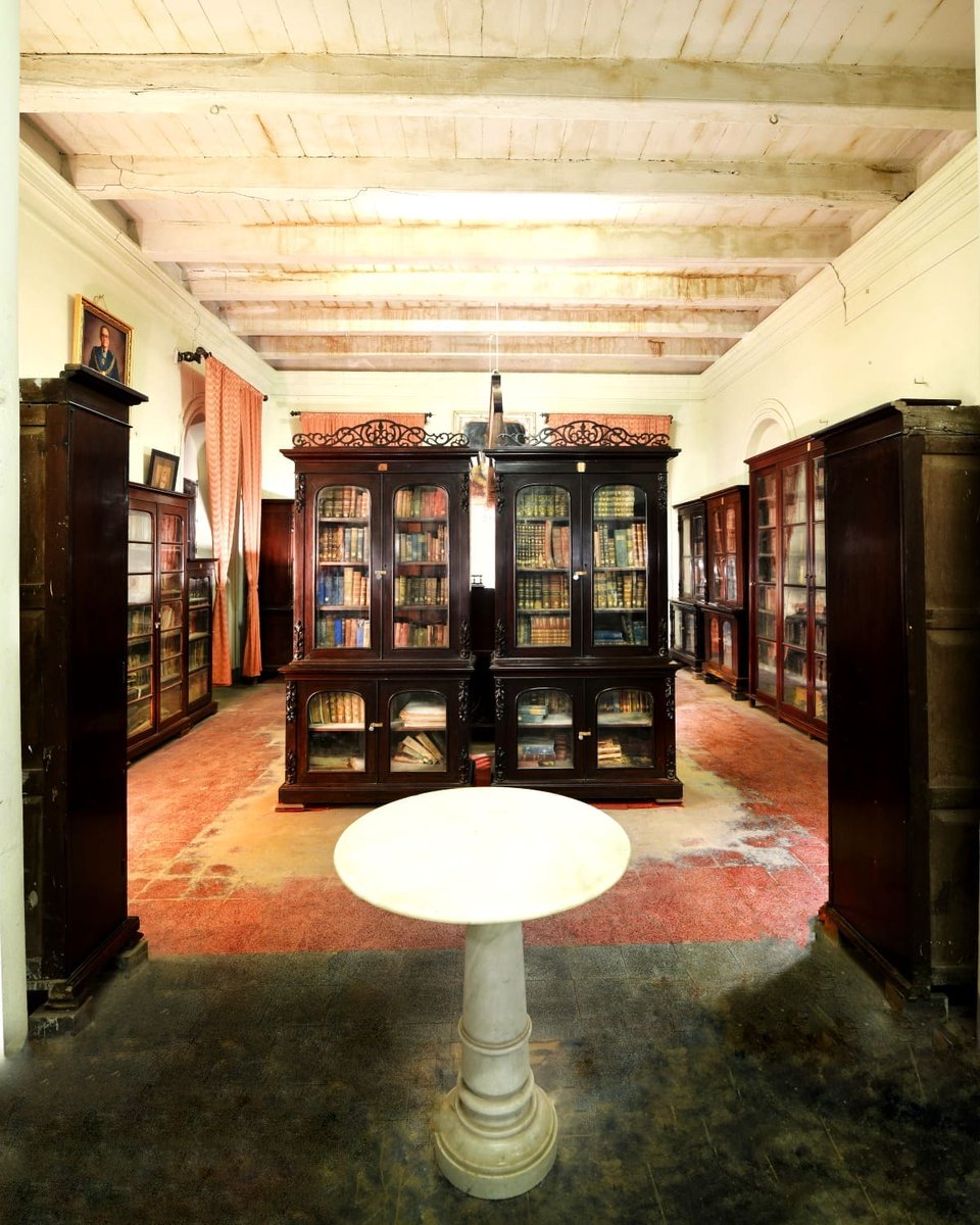 Entrance to the Library at Baganbati, Chakdighi, Burdwan. #Bengal #Heritage #history #decor #rajput #culture #lifestyle #rajbari #bengaltourism #zemindary #burdwan #westbengal #india #filmshooting #architecturephotography #interiordesign #staircase #architecture #heritagetourism