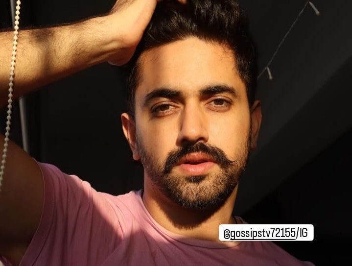 #SuperExclusive

#ZainImam to make his comeback with Atrangi TV's thriller mystery titled 'Khoj' ; to play a police officer named Vikram!!

@GossipsTv