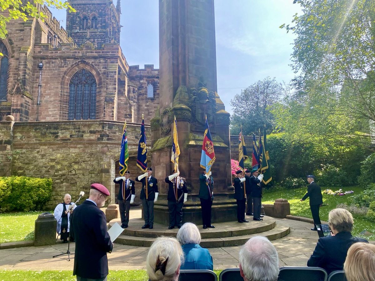 HMSForward's tweet image. Yesterday marked 79 years since VE Day, the end of the Second World War in Europe.

PO Matthews and LH Anton from HMS FORWARD joined other serving personnel, veterans and the wider community in Wolverhampton to remember those who made the ultimate sacrifice.