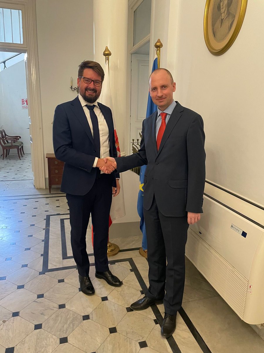 Chargé d`affaires a.i. of the Republic of Poland in Egypt, Michał Chabros met with the new director of the Polish Center of Mediterranean Archeology Mr Tomasz Kania. 

We wish you lots of success in your new post in Egypt.

@PCMA_UW @pcma_uw_cairo
