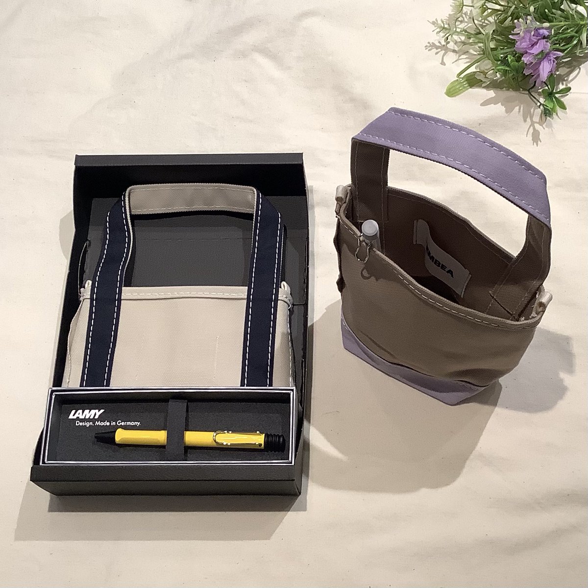 delfonics_osk's tweet image. デルフォニックス別注品が新入荷。ロルバーンメモ MがフィットするTEMBEAのバッグとLAMYのサファリ ボールペンのコラボレーションセットです。「旅」を連想させる意味を持つこだわりのアイテムをスリーブ付きのBOXセットでご用意しました。#ロルバーン　＃LAMY ＃TEMBEA