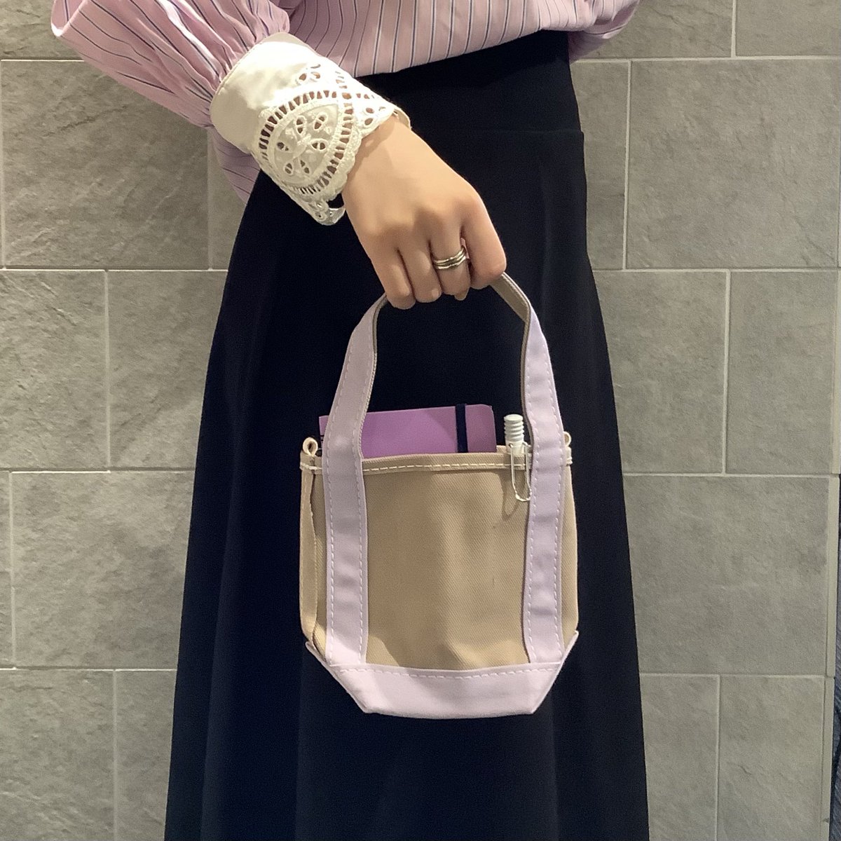 delfonics_osk's tweet image. デルフォニックス別注品が新入荷。ロルバーンメモ MがフィットするTEMBEAのバッグとLAMYのサファリ ボールペンのコラボレーションセットです。「旅」を連想させる意味を持つこだわりのアイテムをスリーブ付きのBOXセットでご用意しました。#ロルバーン　＃LAMY ＃TEMBEA