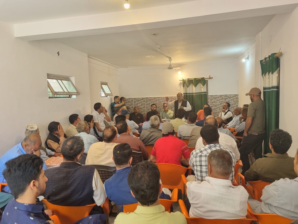 Former Deputy Chief Minister @NirmalSinghBJP met with party karyakartas at Surankote in District Poonch.