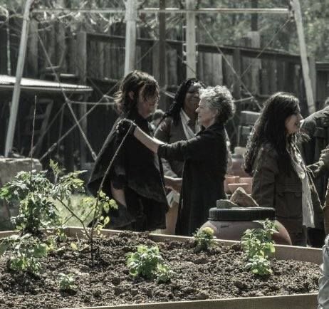 I need to see lots of touching in the spin off. #Caryl #TWD #TBOC