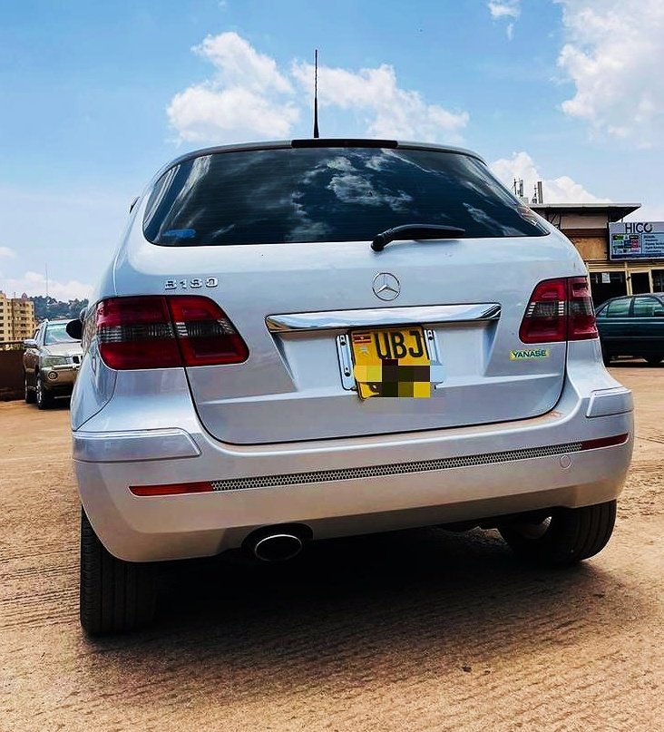 #Quicksale
It's back on market the Mercedes Benz B130 at a giveaway price, early birds DM.
#Note: It's not negotiable and better with full payment/cash.

Priced: #Ugx17m (Last price)