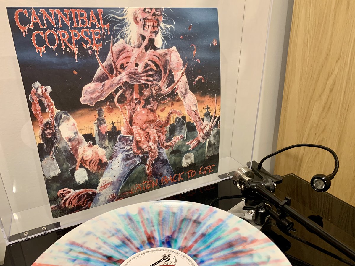 Cannibal Corpse - Eaten Back to Life (1990)

20+ lat tego nie słuchałem aż niedawno dostałem w prezencie na płycie. Absolutny ponadczasowy klasyk brutalnego deffu podany z humorem i flakami.

#metalowyjazgot