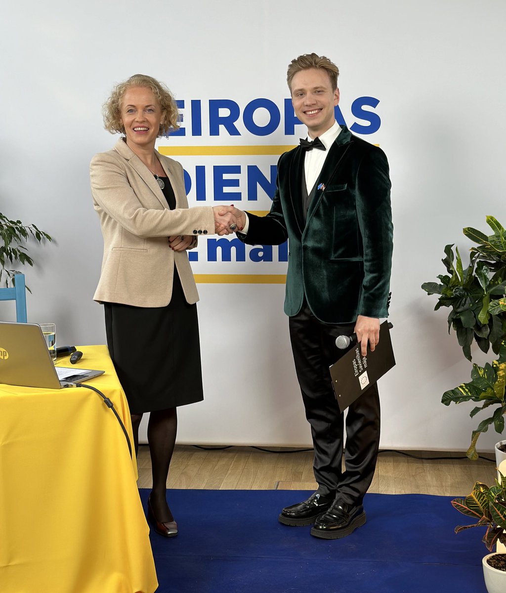 Laiks ieskandināt Eiropas dienu ar “Lielo Eiropas stundu”!

Pievienojies aizraujošai stundai par 🇪🇺 ES, tās vēsturi, daudzveidību un kultūru, lai iepazītu iespējas, ko mums dod dzīve Eiropas Savienībā!

🔴🎥 facebook.com/share/v/9txcFx…

#EiropasDiena #LV20ES