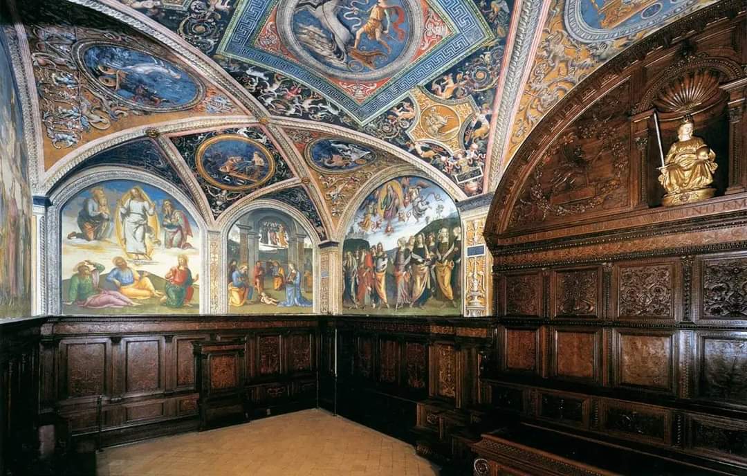 Le Palazzo dei Priori de Perugia décoré par le Perugin au XVème siècle. Ce lieu était occupé par le 'Cambio' qui en réalité était une sorte de bureau de change, nécessaire au regard du nombre important de monnaies différentes utilisées par les nombreux petits états d'Italie