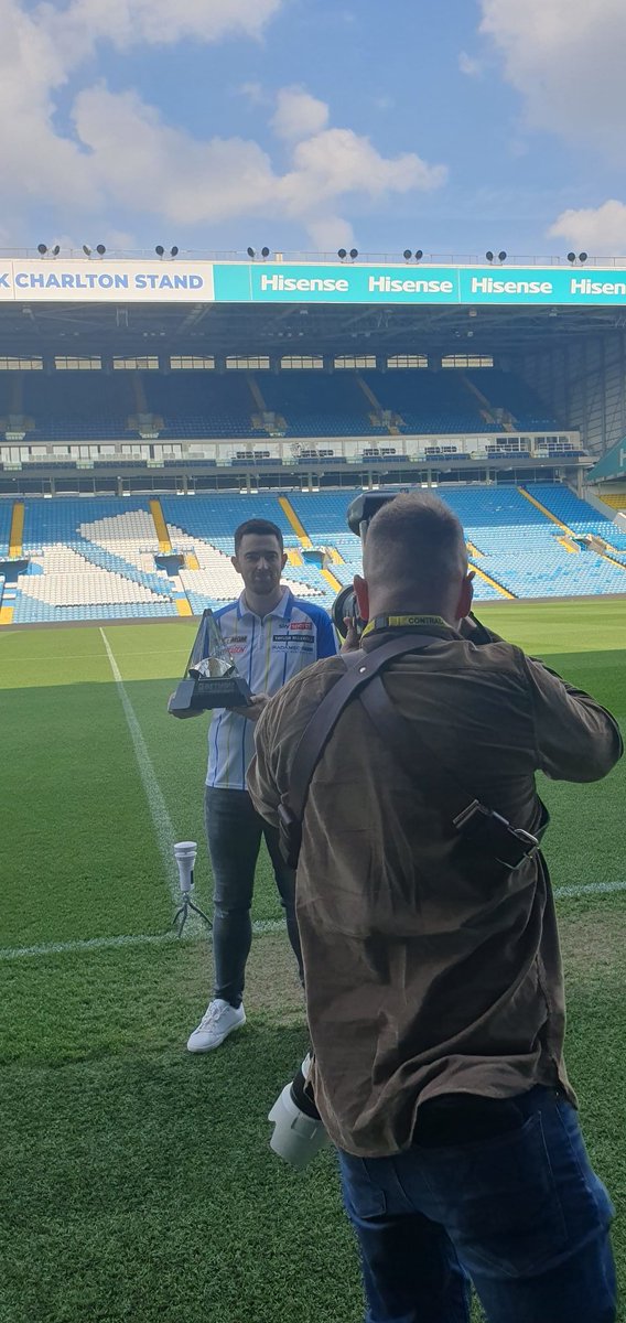 Tonight's BetMGM Premier League in Leeds will be special for so many but especially @lukeh180 & it was great to help him unveil his special shirt @LUFC 💙💛🤍