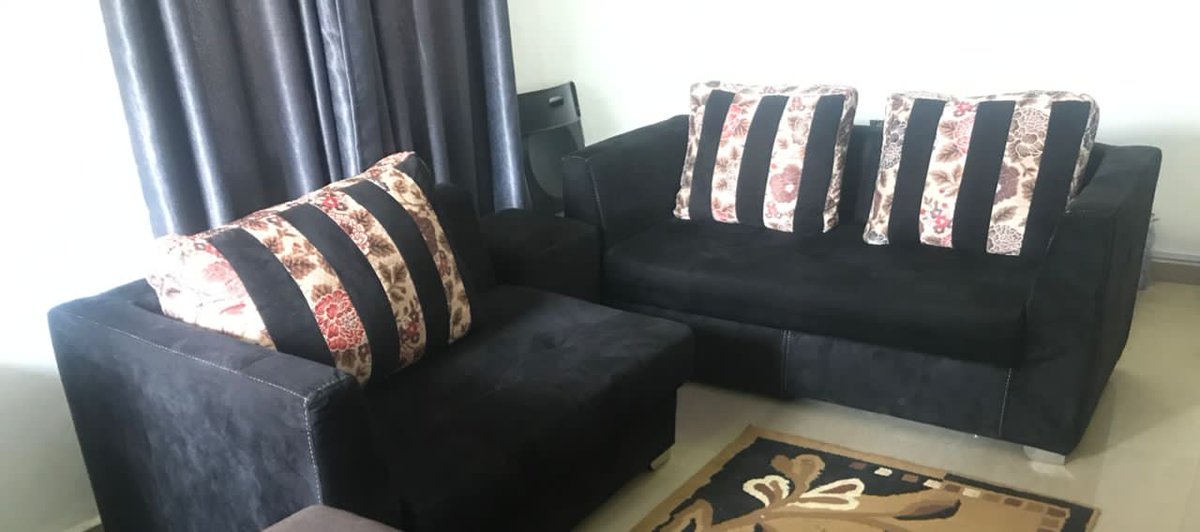 L shaped couch with 2 poofs. Condition: Neatly used Price: N150,000 Location: Jos Contact: 08072472687 #yardsale #Declutter #JosNigeria