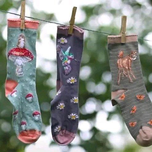 🧦🚫 Remembering the Lost Socks on this 'Lost Sock Memorial Day'! 🙏😢

Today, we pay tribute to those brave socks who ventured into the dryer and never returned. 🌀💔  😂❤️

Does wearing odd socks bother you? 🧦💫

#LostSockMemorialDay #earlybiz