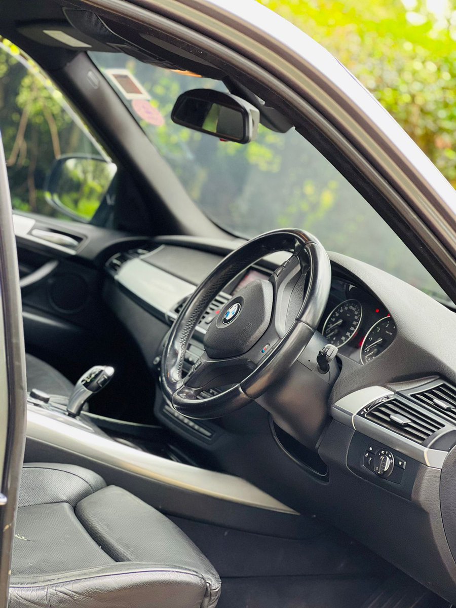 BigJs_Motors's tweet image. Sleek and Stylish  🚗 
Model: BMW X5 | 2008 
Engine: 3.0L Features: Leather Seats | Sunroof 
Price: 1.95m 
Caption: "Upgrade your commute with the x5 – where style meets performance. Safety, luxury, and affordability in one sleek package. #ExploreWithBigJs #FastLaneLife