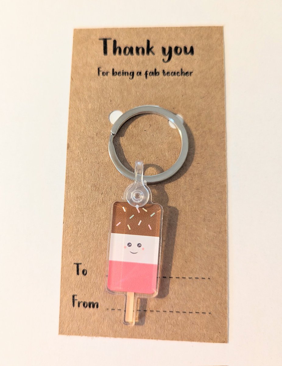 These keyrings make great little gifts for teachers 
And they have space on the card to write the teachers name
andrealemindesign.etsy.com

#earlybiz #teachergifts #sunflower #fab #ThursdayMotivation