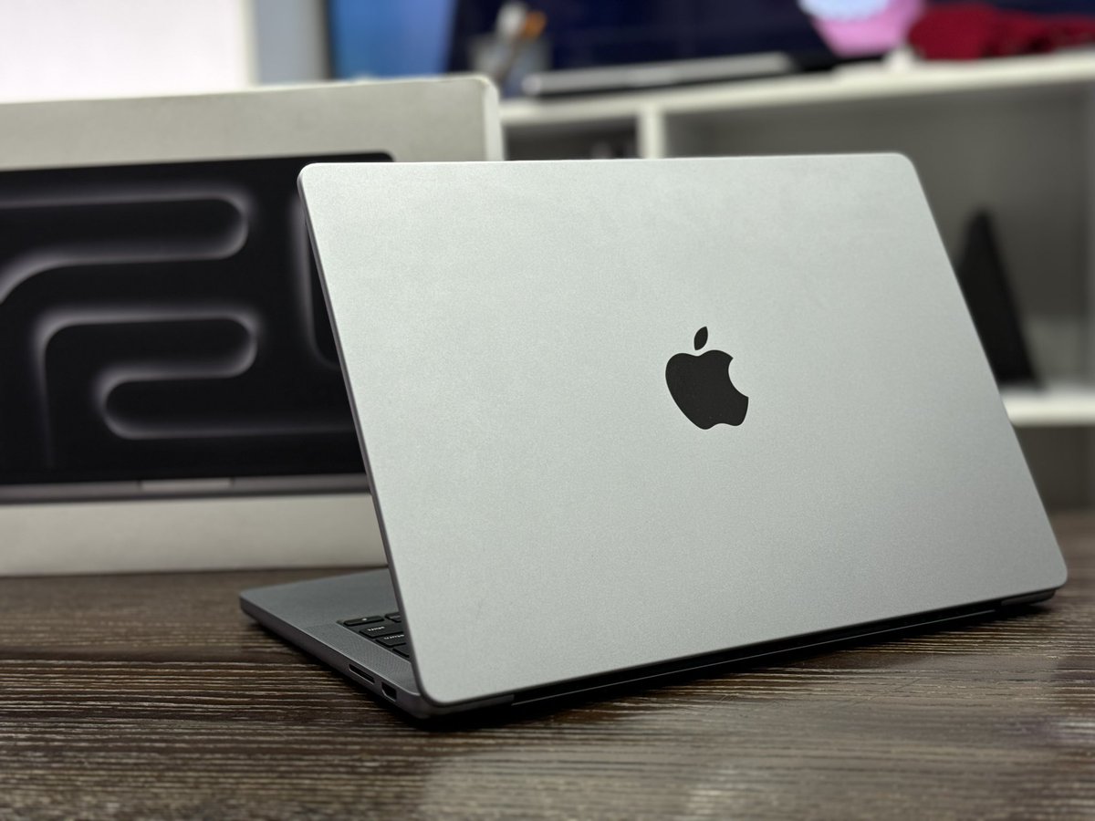 Ameritech_KE's tweet image. Experience power and portability like never before with the MacBook Pro 2023 m3 8/512GB. Unleash your creativity with  and ample storage space. Elevate your work and play with cutting-edge technology. Get yours now and redefine what&apos;s possible. #MacBookPro2023