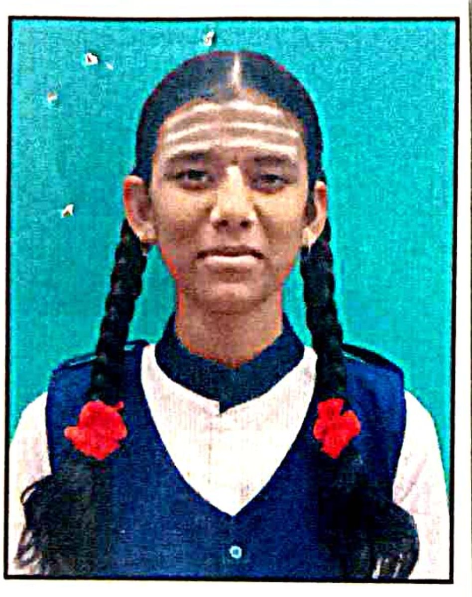 Ankita Konnur, an SSLC student of Murarji Desai residential school of Melligeri village of in Mudhol taluk of Bagalkot district has emerged top in Karnataka by securing 625 of 625 marks. DC and CEO congratulated her. @XpressBengaluru