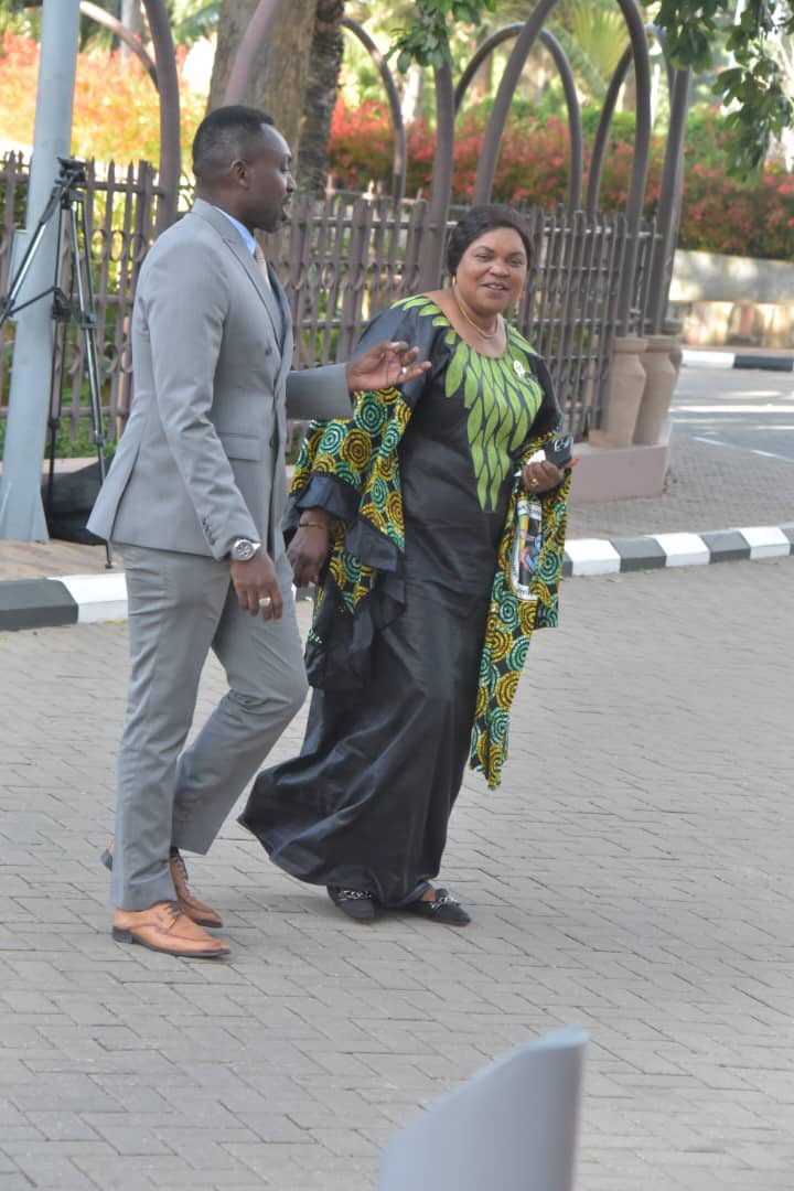 HKigwangalla's tweet photo. Mhe. Jenista Mhagama; I’ve got too much love and respect for this big siste. Nilipokuaga Mbunge kijana machachari huyu dada alikuwa Katibu wa Wabunge wote wa CCM, kwa Kipindi hicho kanuni zilikuwa zinampa mamlaka ya kuwa ‘mnadhimu’ (chief whip) wa Wabunge wote wa CCM. Ilikuwa nafasi nyeti na nzito sana hapa Bungeni. Ni mdada mwenye roho nzuri sana, nyeupe isiyo na chembe ya chuki wala kinyongo. 

Kipindi hicho Wabunge wa CCM tulikuwa wakorofi sana na tuliwasumbua sana serikali, kiukweli tulienjoy mamlaka ya kuwa Wabunge! 

Dada huyu, Mhe. Jenista Mhagama, Mbunge wa Peramiho, kwa nafasi yake alikuwa busy kutudhibiti tusiwasurubu serikali bungeni. Basi akiona jina langu tu kwenye list ya wachangiaji anakuja kutaka kujua ntachangia nini na kushauri tuwe fair kwa serikali yetu! The way she was humble, basi atakuomba mpaka anataka kupiga magoti. Kwa mamlaka yake angeweza kukuita maadili ama kukupa vitisho, lakini yeye alijenga urafiki kwa ku-negotiate na kushauri zaidi. 

Nimekutana na kufanya kazi na watu wengi na nimewaona wachache sana walio fair na understanding kama huyu dada. Kuna wengine walituita maadili kwa vitu vidogo sana mpaka unashangaa! Siyo Jenista. Huyu alitujenga kwenye mitazamo na misimamo yetu ya kisiasa, alitusogeza kirafiki akatujua na baadaye akatutumia kuisaidia serikali na chama chetu bungeni. 

TAKE HOME: Ukipata madaraka makubwa sana juu ya wenzako, wajenge, waelewe, usiwasababishie ajali! Watu watakukumbuka kwa namna ulivyowafanya kujisikia. 

Mimi wa enzi hizi za Jenista sikuwa na chembe ya uoga wala understanding, nilikuwa na energy kubwa sana ya kufanya siasa, misimamo mikali na ambitions kubwa mno; Hakuna ambaye angeweza kunitishia kwa lolote lile, maana nilikuwa tayari tayari. Busara za Jenista na upendo wake contained my energy and transformed the younger me. 

Nakumbuka siku moja nilikuwa napiga Waziri Ngeleja wamama Mhe. Jenista, Mhe. Mariam Kisanji na wengine wakaja kwa kuinama kwa chini chini na kuniomba basi inatosha baba! Inatosha baba! 😀 Nikaamua kukatisha hotuba yangu nikakaa. #HK #Fighter #NjeYaBox #SiasaNiVitendo
