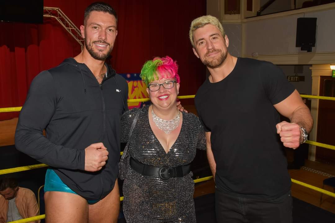 Met @AdamMaxted when I went @DiscoWrestling Bonus surprise was we got to meet @joehendry again. #SwipeRight Can't stress enough how lovely these guys are. Can't stress enough how welcoming it feels at Disco. Fun fact: though I show you lot photos and videos, sometimes I delete…