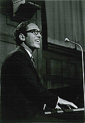 'Political satire became obsolete when Henry Kissinger was awarded the Nobel Peace Prize.' Here's to Tom Lehrer #otd b.1928. @AmericanTheatre @SatireNoMore @daveainsworth63