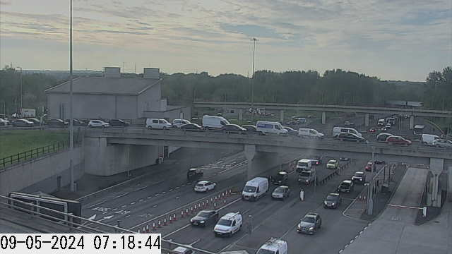 A19 Northbound Tyne Tunnel traffic is building up on the approach to the Southern Portal in Jarrow #SouthTyneside