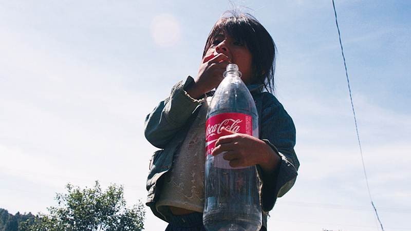 .@Conahcyt_Mex declara que #Chiapas es el lugar que más consume #CocaCola en el mundo.