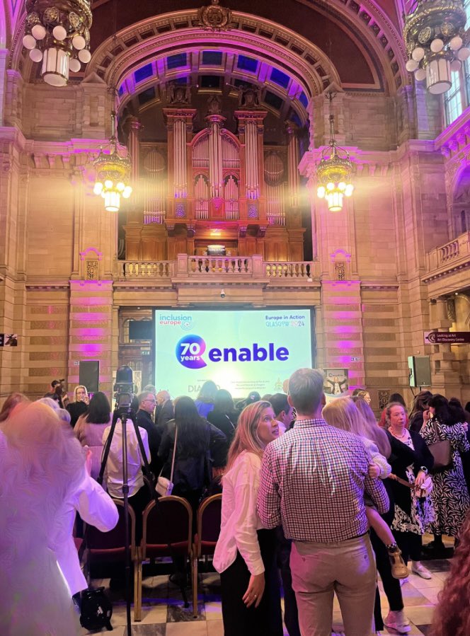 Great evening celebrating @Enable_Tweets 70th Anniversary at @KelvingroveArt stunning venue and entertainment by @DrakeMusicScot was brilliant.