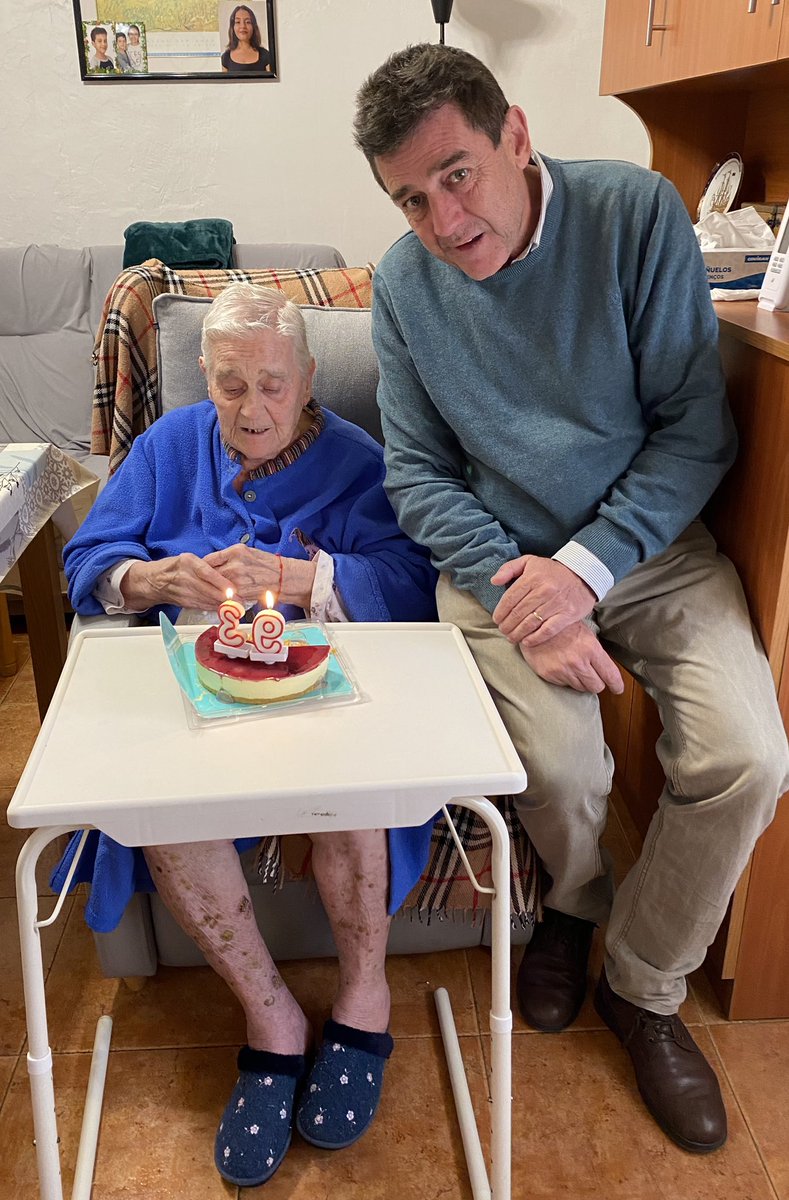 Hoy cumple 93 años mi madre, este finde lo celebramos. Suerte de poder disfrutar de todo lo que me sigue aportando en la vida. Seguimos Mamá.