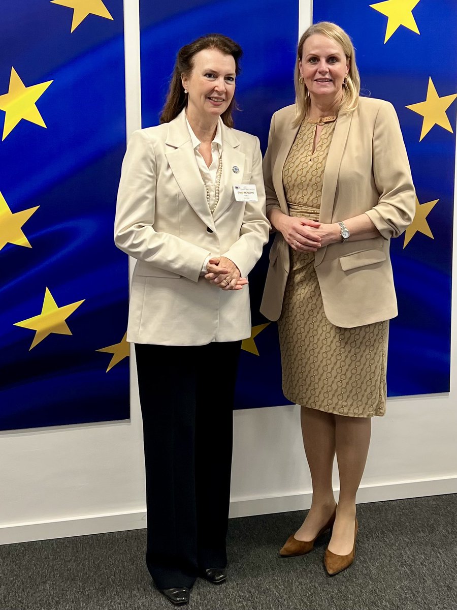 Pleasure to have met with the Argentinian Minister of Foreign Affairs , @DianaMondino, her team and the Argentinian Ambassador to the EU, Mr Ambassador Atilio Berardi for cordial discussions on #EUDR , #Mercosur, #bioeconomy & #circularity.