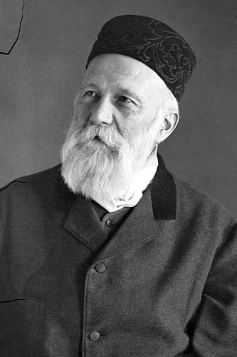 Many don't know this, World Red Cross and Red Crescent Day is also the birthday of Henry Dunant, the founder of the @ICRC back in 1863. Yes, that’s how old we are. If his humanitarian vision remains vibrant today, upheld by our 16,5 million staff and volunteers worldwide, it’s…