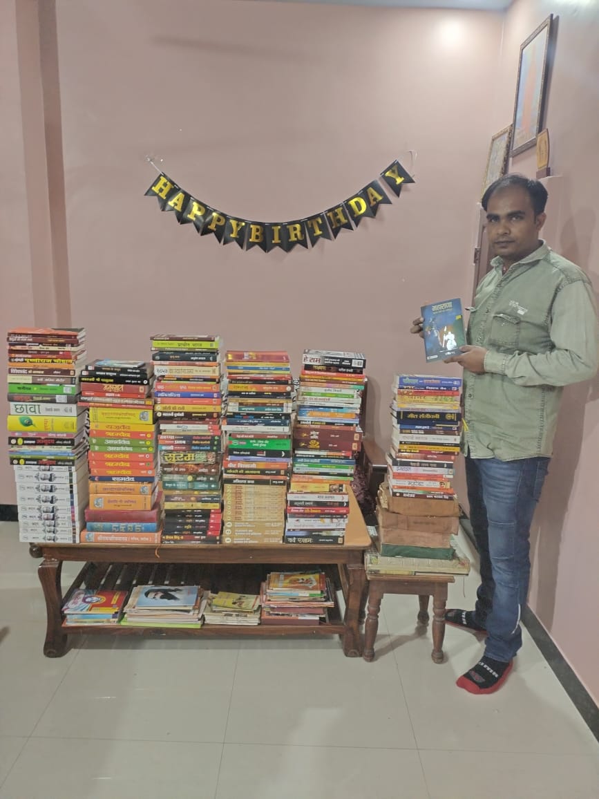आज #MaharanaPratapJayanti पर उनको नमन करते हुए यही कहूंगा की @satyanveshan Omendra Ratnu जी द्वारा लिखित उनकी वंश परंपरा पर 'महाराणा' पुस्तक वैचारिक क्रांति के नाम पर जन्मदिन में ऐसी कालजई पुस्तकों को हमें एक दूसरे को उपहार में देने का ट्रैंड चलना चाहिए। जय महाराणा🚩