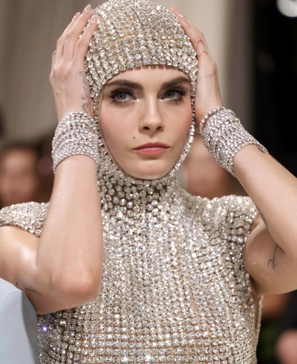 #CaraDelevingne attending the #MetGala2024 facial ahead of this event by me 🤍