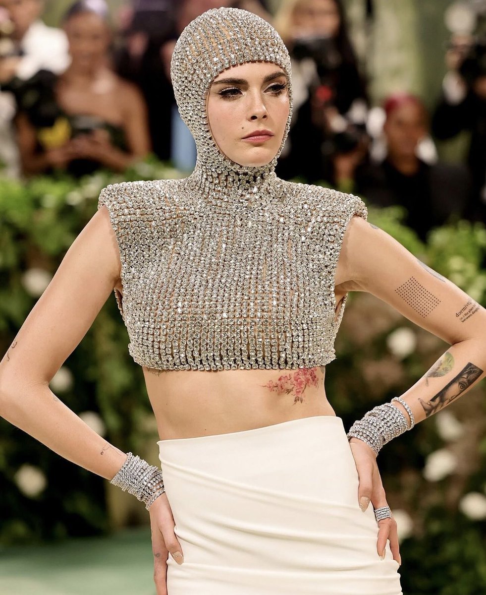 shanecooperskin's tweet photo. #CaraDelevingne attending the #MetGala2024 facial ahead of this event by me 🤍 https://t.co/4gNfOGwtOB