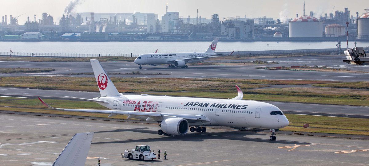 Continuing the @Airbus #A350 theme, these were taken at #Tokyo #Haneda last November 😊 #avgeek #A359