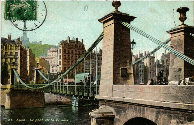 Lyon Le Pont de la Feuillee à #Lyon #CartePostaleAncienne 👉 cartorum.fr/carte-postale/…