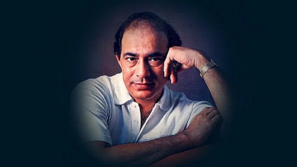 Talat Mahmood, a name synonymous with soulful ghazals and unforgettable film songs, was a towering figure in Indian music. Recognized with the prestigious Padma Bhushan award, Mahmood's legacy lies in his captivating voice. 

#talatmahmood #ghazal #singer