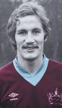 🎂 Wishing a Happy 67th Birthday to ex-#Clarets striker, Billy Hamilton (#0653), who was born on 09.05.1957 After signing for #BurnleyFC in 1979, he scored 76 goals in 248 appearances, as well as 5 goals in 41 caps for Northern Ireland, including two at the 1982 World Cup
