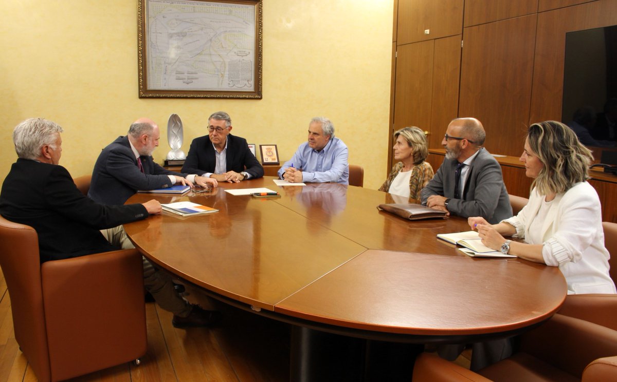 El presidente de la CHS mantiene un encuentro de trabajo con el Grupo Tragsa chsegura.es/es/confederaci…