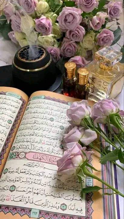 السلام علیکم ورحمتہ اللہ وبرکاتہ
صبح بخیر ❤

 اچھے لوگ ہمیشہ اللہ کےتحائف استعمال کرتے ہیں  ۔ ہونٹوں پہ سچ چہرے پہ مسکراہٹ الفاظ میں دعا اورآنکھوں میں ہمدردی__  رب ذوالجلال  
 ہم سب کو سدا اپنی چاہت نصیب کرے,  
 کشاده رزق دے اورذہنی وقلبی سکون عطا فرماۓ-  

 آمین ثم آمیـــن