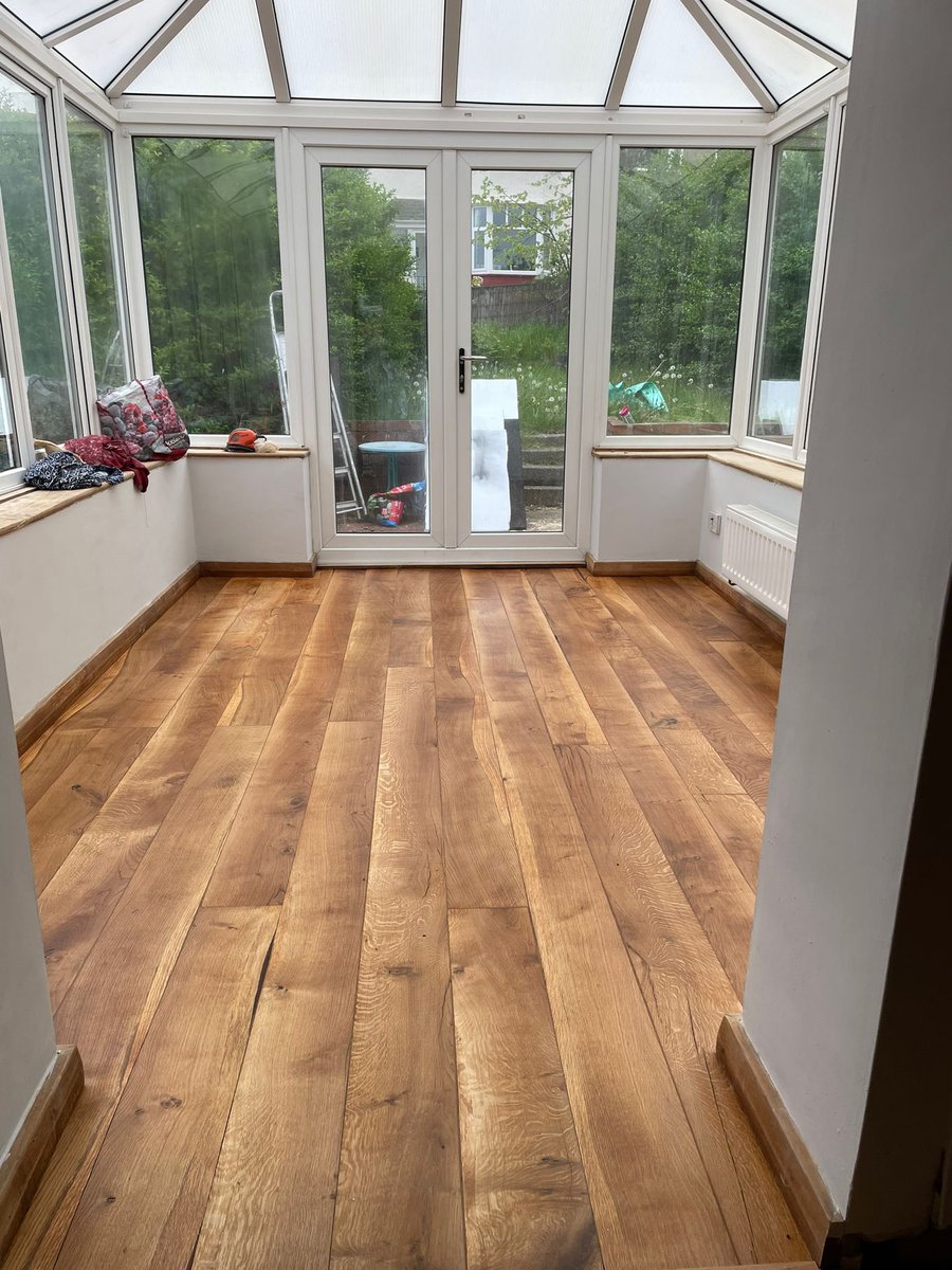 Here we had Solid Oak plank wood flooring. We gave this a full sand and seal with our dust free flooring sanding machines. We finished using a Floor Service 2k natural oil.
#floorsanding
#renovation 
#restoration 
#conservatory 
#wood
#flooring
#oldcolwyn 
#northwales
