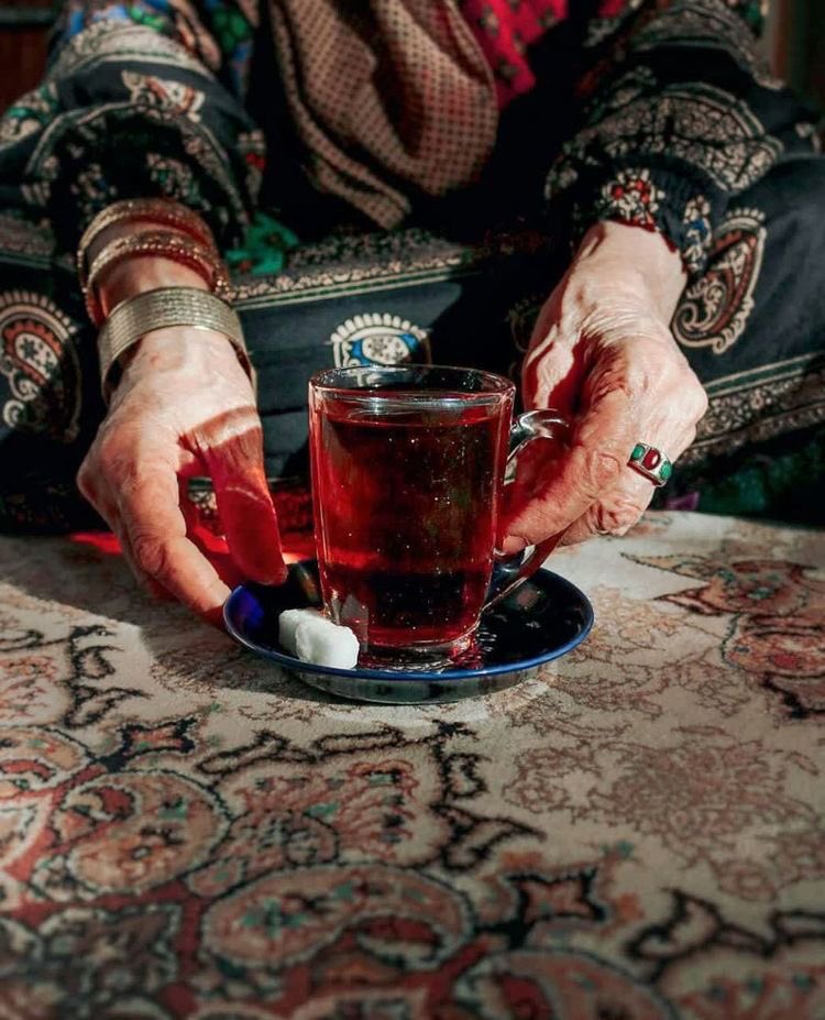 " من نور أُميَ حلّ الصبح مُبتهجًا
 يا خير شمسٍ بها الأيامُ تَبتدئُ "
#السفير_الاماراتي_يسيء_للسعودية 
#القبض_على_منتهك_حرمة_الميت 
#النصر_الاخدود 
#الهلال_بطل_الدوري_التاريخي 
#إغلاق_مركز_تكوين 
#دوري_أبطال_أوروبا 
#صباح_الخير_والسعاده 
#صباح_الخيرᅠ