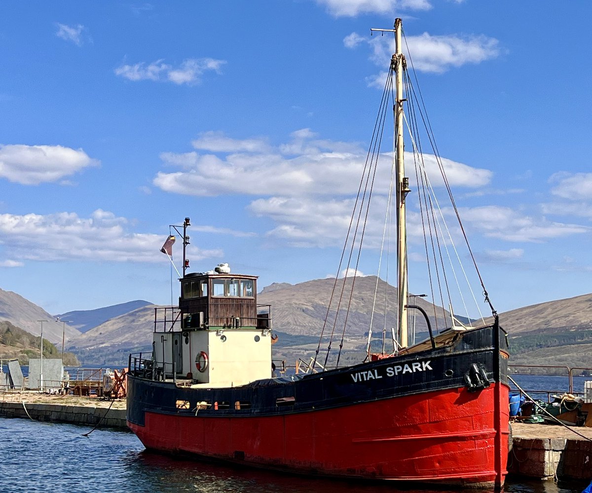 Good morning all. Any Para Handy fans out there?  I like boat shots and this was a good find in Inveraray last year. The stunning weather and the red boat were perfect. I rarely alter photos, but this was cropped square due to blue plastic!

Have a good Thursday.

#Scotland