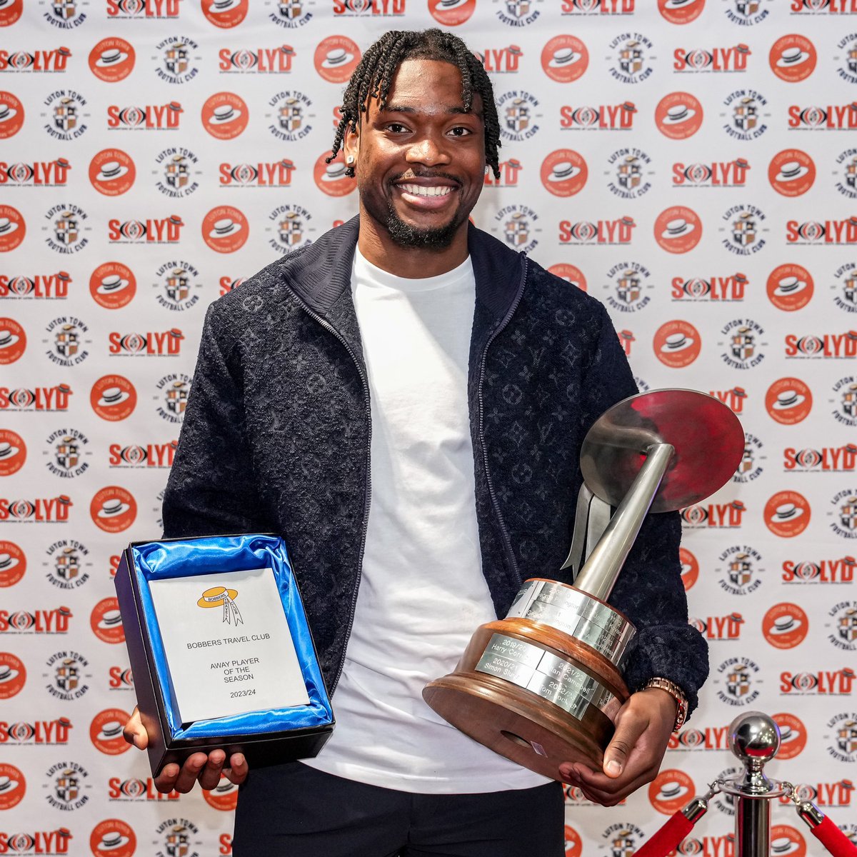 Congratulations to #mufc academy graduate Teden Mengi for winning Luton Town’s Away Player of the Season award! 🏆 Brilliant, @TedenMengi 👏❤️